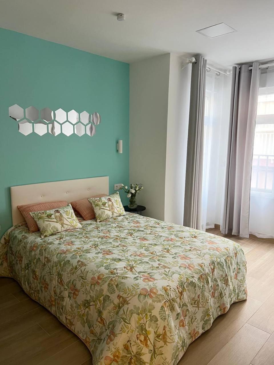 Pension Alicante Bergez 外观 照片